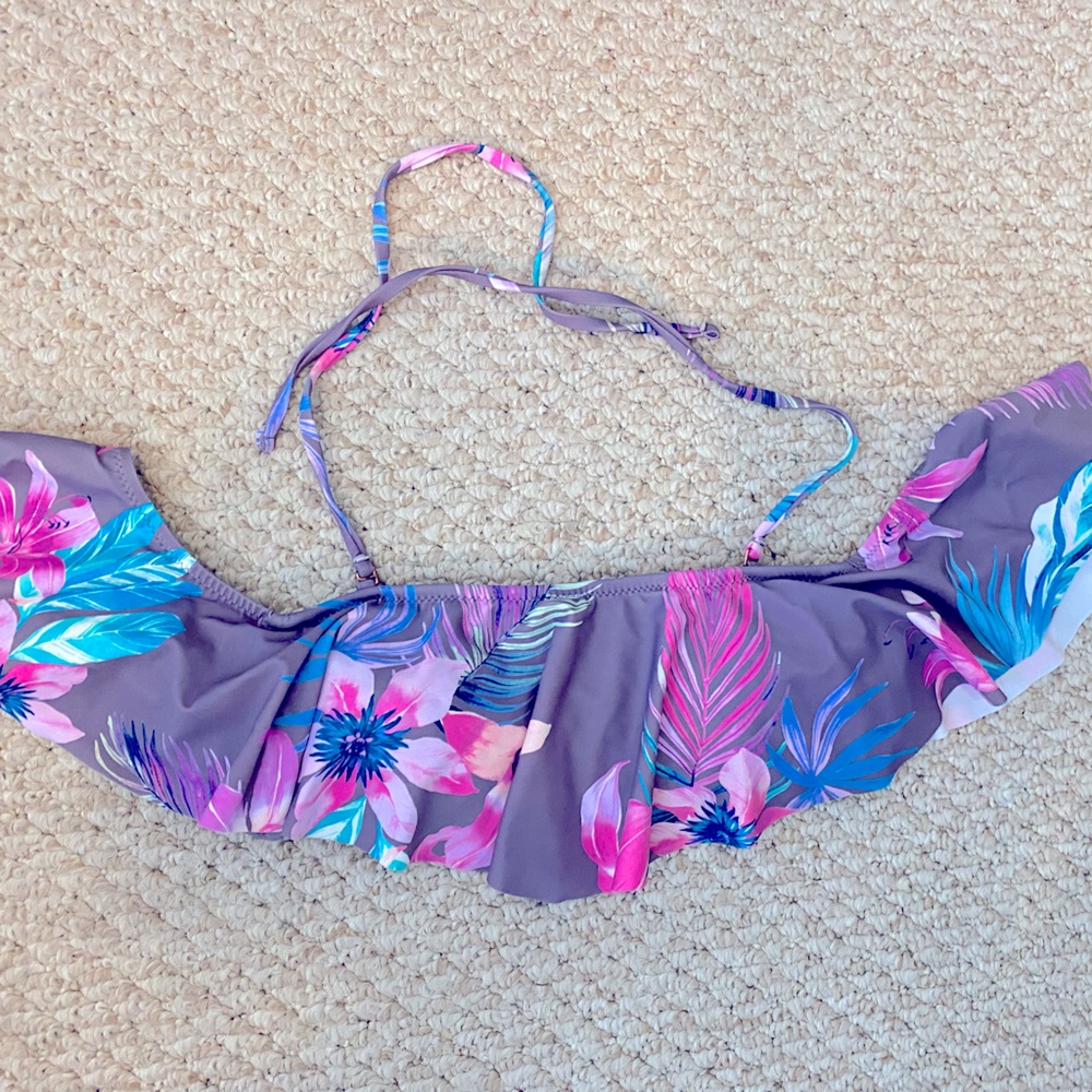 Altar’d state cold shoulder bikini top